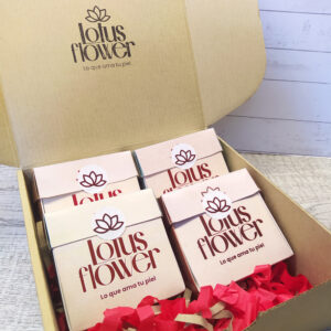 Un abrazo hecho jabón – Caja de 4 jabones artesanales Lotus Flower